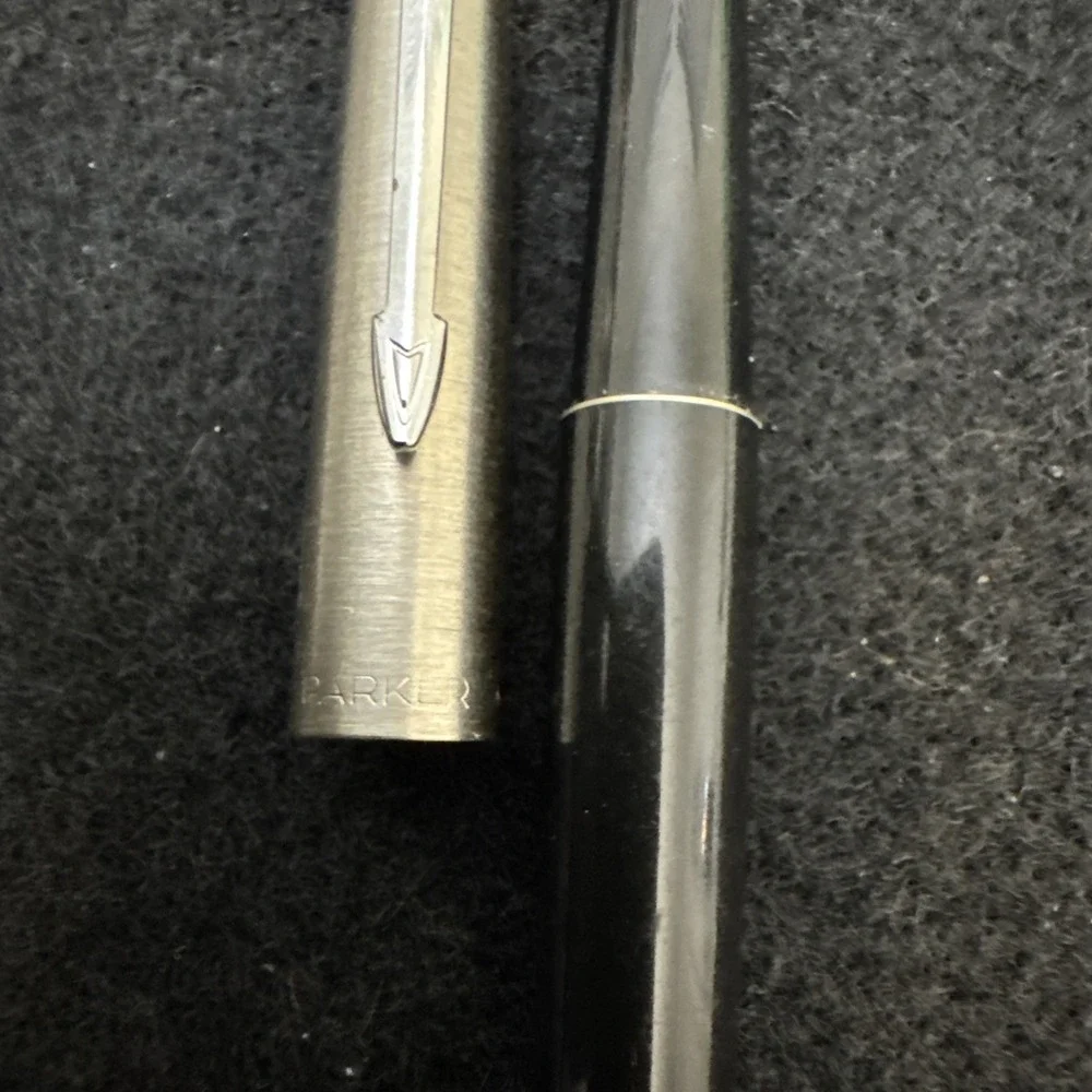 vintage Parker 45 fountain pen WC Made In France 1980's Black Body Silver Tone